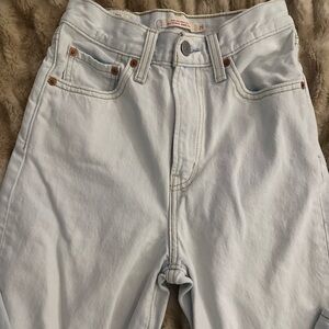 Levi’s Ribcage Wide Leg Jeans, light wash, size 25.